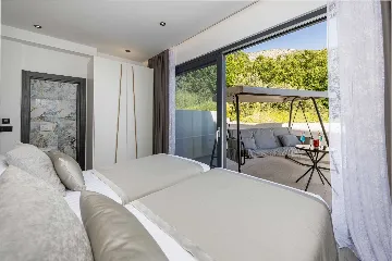 Modern 5-Bedroom Villa With Pool in Plat, Croatia