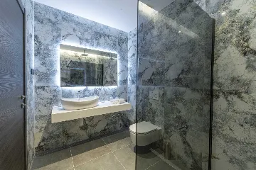 Modern 5-Bedroom Villa With Pool in Plat, Croatia