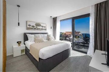 Modern 5-Bedroom Villa With Pool in Plat, Croatia