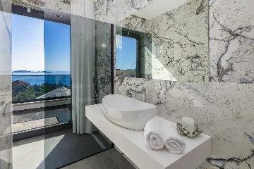 Modern 5-Bedroom Villa With Pool in Plat, Croatia