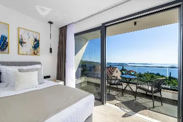 Modern 5-Bedroom Villa With Pool in Plat, Croatia