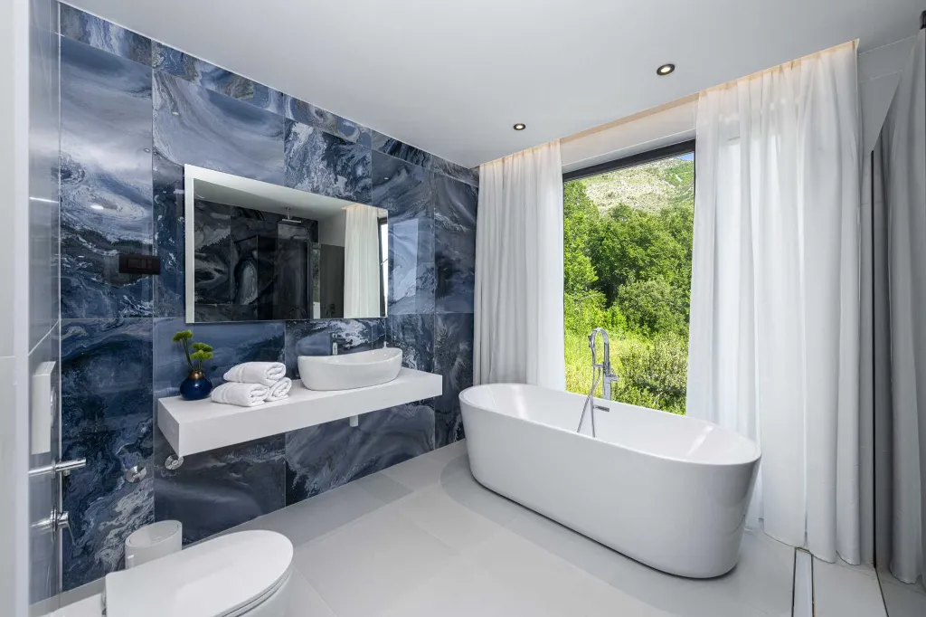 Modern 5-Bedroom Villa With Pool in Plat, Croatia
