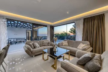 Modern 5-Bedroom Villa With Pool in Plat, Croatia