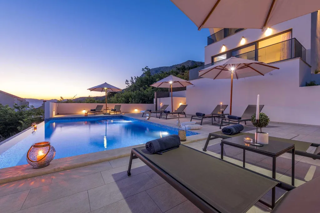 Modern 5-Bedroom Villa With Pool in Plat, Croatia