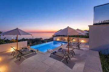 Modern 5-Bedroom Villa With Pool in Plat, Croatia