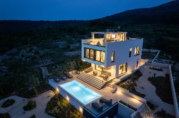 Modern Villa with Heated Pool in Stari Grad