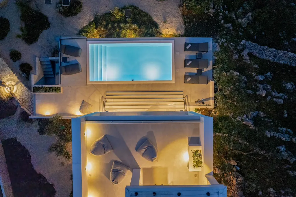 Modern Villa with Heated Pool in Stari Grad