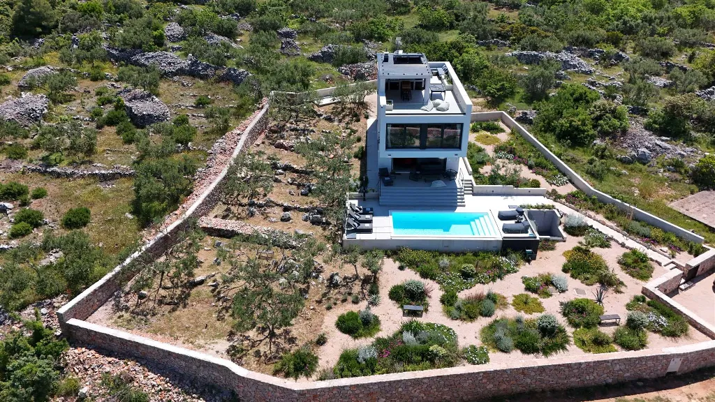 Modern Villa with Heated Pool in Stari Grad