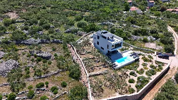 Modern Villa with Heated Pool in Stari Grad