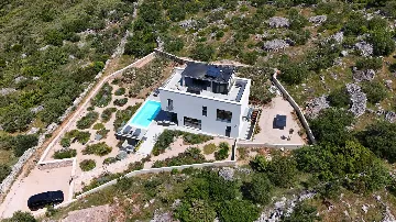 Modern Villa with Heated Pool in Stari Grad