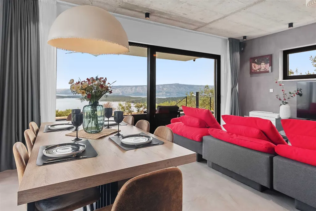 Modern Villa with Heated Pool in Stari Grad