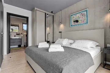 Modern Villa with Heated Pool in Stari Grad