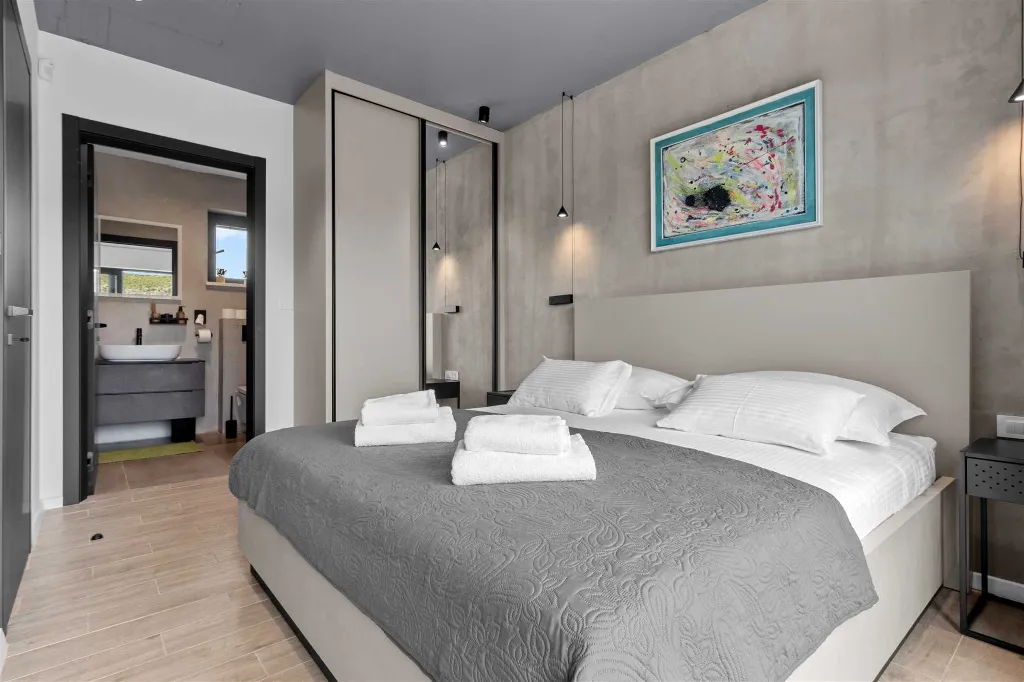 Modern Villa with Heated Pool in Stari Grad