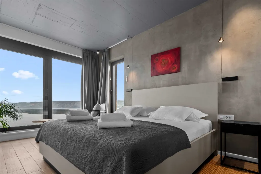 Modern Villa with Heated Pool in Stari Grad
