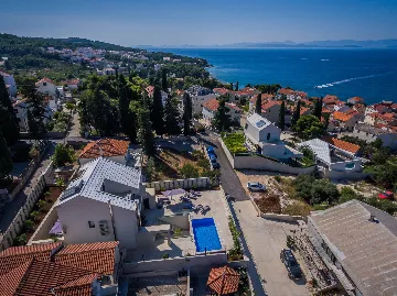 Contemporary Pool Villa in Sutivan