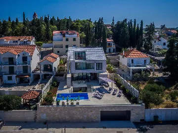 Contemporary Pool Villa in Sutivan