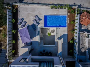 Contemporary Pool Villa in Sutivan