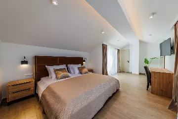 Contemporary Pool Villa in Sutivan