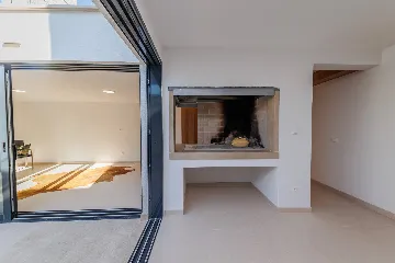 Contemporary Pool Villa in Sutivan