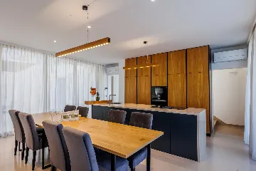 Contemporary Pool Villa in Sutivan