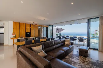 Contemporary Pool Villa in Sutivan