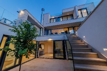 Contemporary Pool Villa in Sutivan