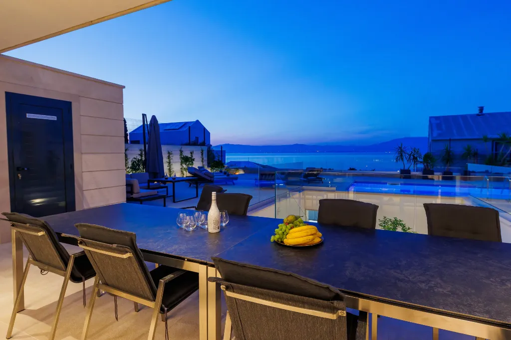 Contemporary Pool Villa in Sutivan