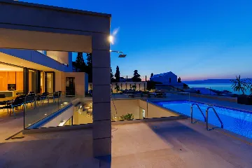 Contemporary Pool Villa in Sutivan