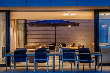 Contemporary Pool Villa in Sutivan