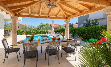 Spacious Family Villa with Pool in Vodice