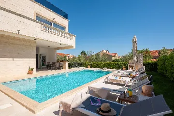 Spacious Family Villa with Pool in Vodice