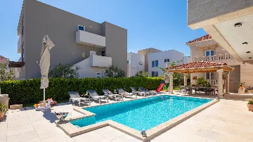 Spacious Family Villa with Pool in Vodice