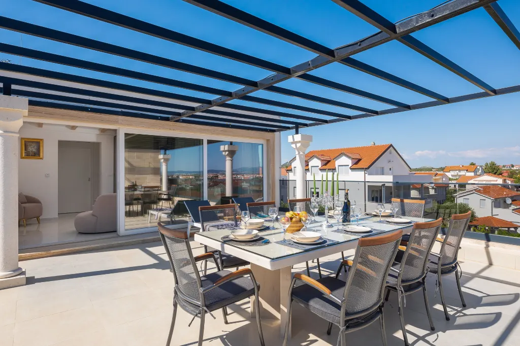 Spacious Family Villa with Pool in Vodice