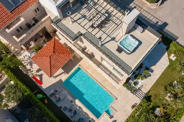 Spacious Family Villa with Pool in Vodice