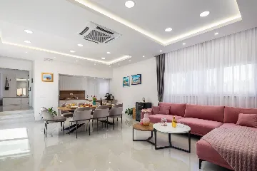 Spacious Family Villa with Pool in Vodice