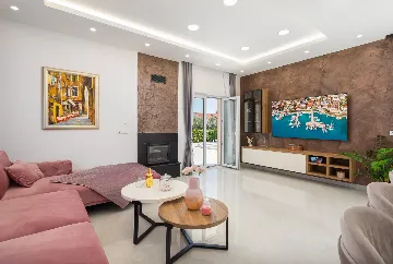 Spacious Family Villa with Pool in Vodice