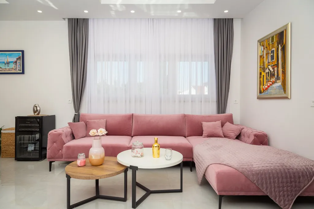 Spacious Family Villa with Pool in Vodice