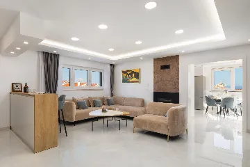 Spacious Family Villa with Pool in Vodice