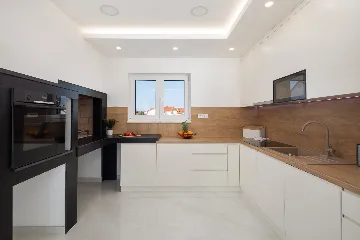 Spacious Family Villa with Pool in Vodice