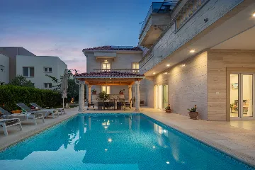 Spacious Family Villa with Pool in Vodice