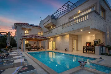 Spacious Family Villa with Pool in Vodice