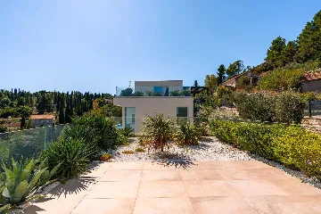 Modern Villa with Pool and Sauna in Žrnovo