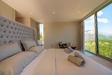 Modern Villa with Pool and Sauna in Žrnovo