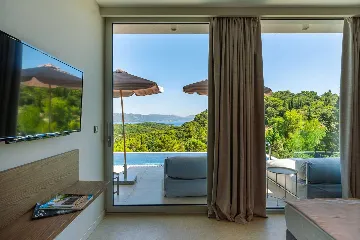 Modern Villa with Pool and Sauna in Žrnovo