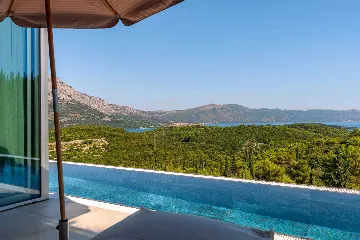 Modern Villa with Pool and Sauna in Žrnovo