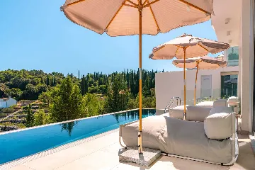 Modern Villa with Pool and Sauna in Žrnovo