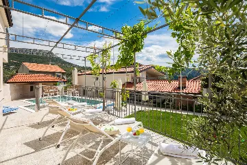 Spacious Garden Villa with Pool in Solin