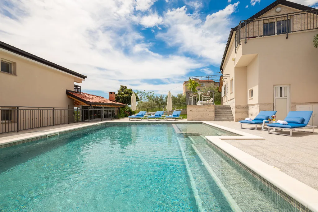 Spacious Garden Villa with Pool in Solin
