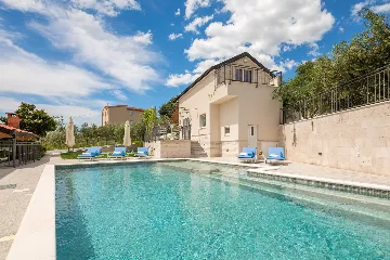 Spacious Garden Villa with Pool in Solin