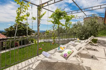 Spacious Garden Villa with Pool in Solin